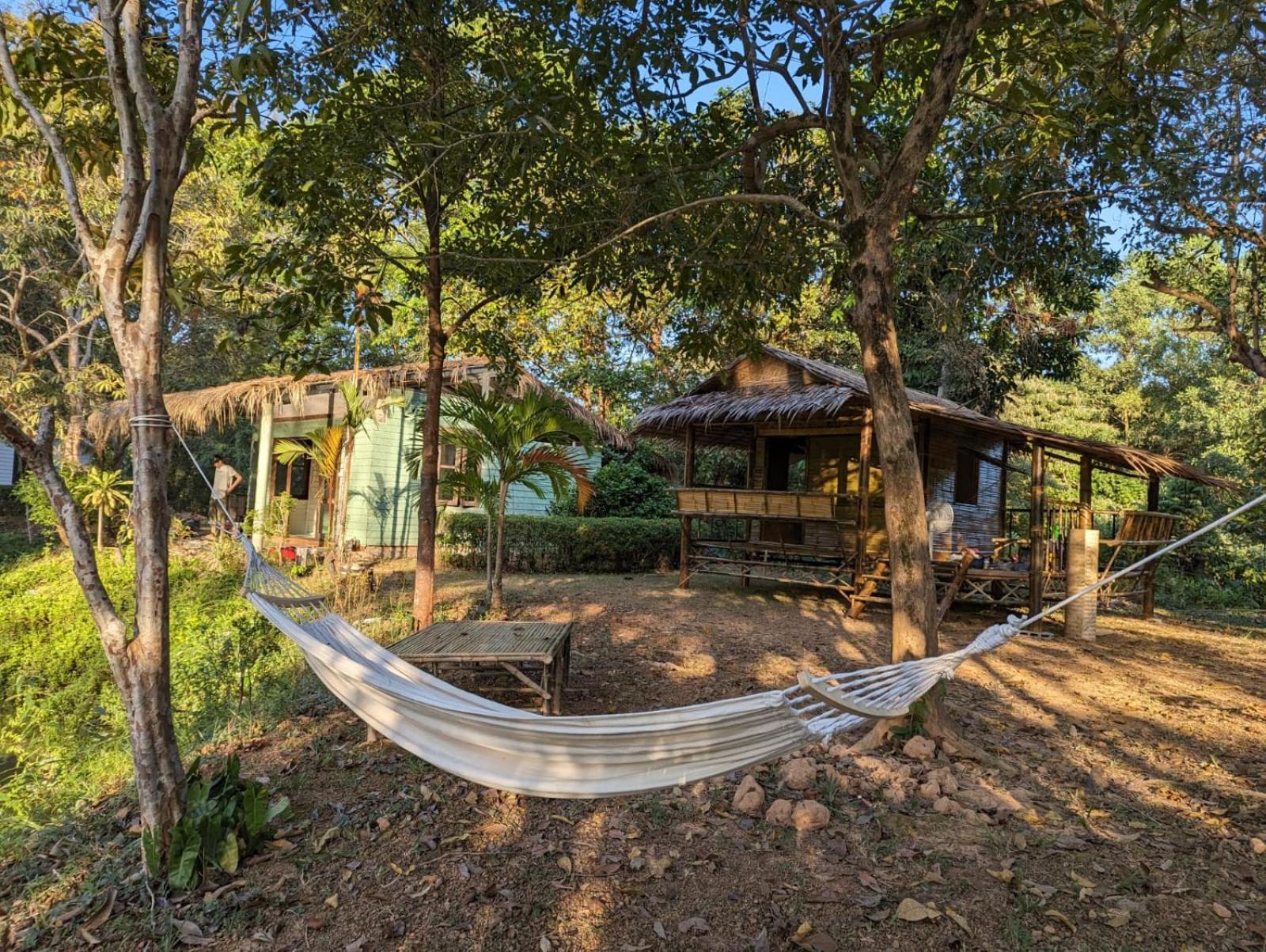 The River Retreat Мак Экстерьер фото